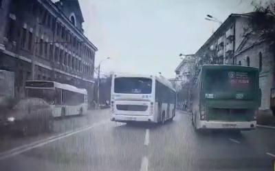 Гонки до безумия закатили водители автобусов в центре Ростова - privet-rostov.ru