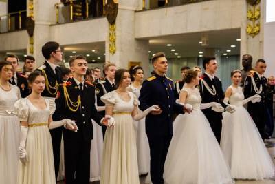 Бал в музее Победы посетило более 400 московских кадетов - vm.ru
