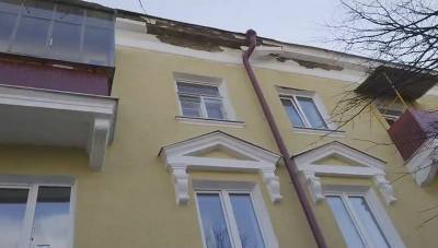 В Башкирии кусок фасада упал на ребёнка - bash.news - Башкирия - Белорецк