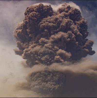 Города укрыл пепел: из-за извержения вулкана на Карибах эвакуировали 16 тысяч человек – видео - 24tv.ua - Индонезия