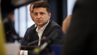 Владимир Зеленский - Константин Бондаренко - Политолог Бондаренко указал на отсутствие единой команды у Зеленского - riafan.ru - Киев