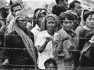 Издание Vice удалило статью с отретушированными фото жертв геноцида в Камбодже: на части кадров автор добавил улыбку - unn.com.ua - Киев - Камбоджа - Пномпень