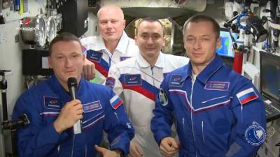 Юрий Гагарин - Дмитрий Рогозин - Сергей Рыжиков - Сергей Кудь-Сверчков - Олег Новицкий - Петр Дубров - Экипаж МКС поздравил землян с Днем космонавтики - vesti.ru