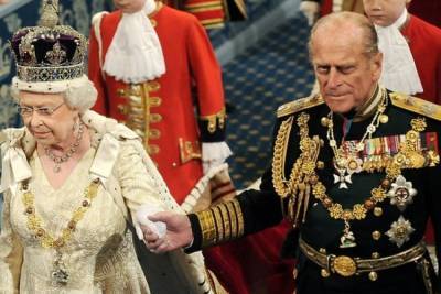 Елизавета II - принц Гарри - принц Чарльз - принц Филипп - Принц Филипп незадолго до смерти озвучил Чарльзу три просьбы - mk.ru - Англия - Лондон