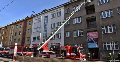 Восемь взрослых и шестеро детей пострадали при пожаре в Праге - reendex.ru - Прага