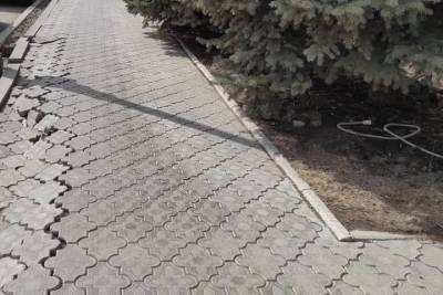 В Оренбурге на улице Правды просела плитка - oren.mk.ru - Оренбург