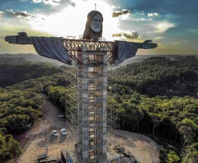 В бразильском Энкантаду строят новую статую Христа – она выше, чем в Рио - bykvu.com - Украина