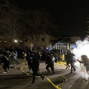 В Миннесоте вспыхнули протесты после того, как полицейский застрелил парня - reporter-ua.com - США - шт. Миннесота - Бруклин-Сентер