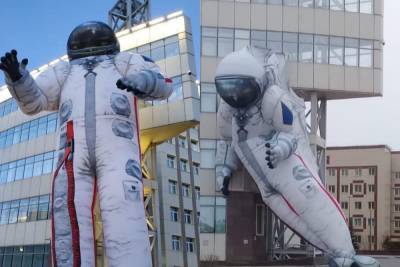 Надувной космонавт сдулся в Красноярске в День космонавтики - mk.ru - Красноярск