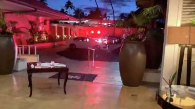 Устроивший стрельбу в отеле на Гавайях мужчина забаррикадировался в номере и застрелился - novostiua.news - штат Гавайи
