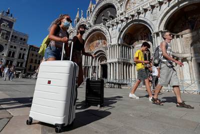Италия объявила об открытии границ для туристов при соблюдении одного из условий - lenta.ru