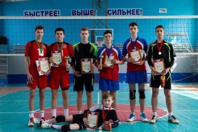 В Донецке прошло первенство по волейболу памяти Анатолия Подкопаева - mk.ru - ДНР - Донецк - Макеевка