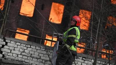 МЧС опровергло смерть своего сотрудника после пожара на Невской мануфактуре - polit.info