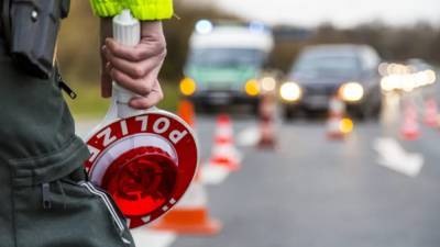 Бегство водителя от полиции: двое из семи пассажиров мертвы - germania.one - Венгрия - Берлин