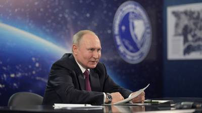 Владимир Путин - Валентина Терешкова - Президент предложил увеличить зарплаты космонавтам - vesti.ru