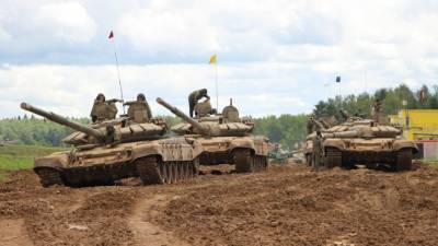 Танкисты российской военной базы в Таджикистане провели боевые учения - politros.com - Таджикистан