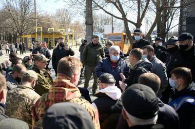 В Днепре ветерана АТО толпа избила и выгнала из маршрутки: побратимы Баркаса отомстили - agrimpasa.com