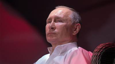 Владимир Путин - Путин в красном кимоно появился на афише чемпионата по самбо в ЦАР - iz.ru