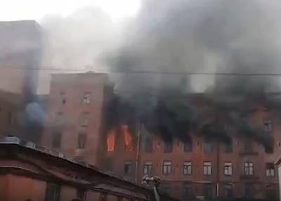 На месте пожара в «Невской мануфактуре» найдено тело погибшего - readovka.ru - Санкт-Петербург