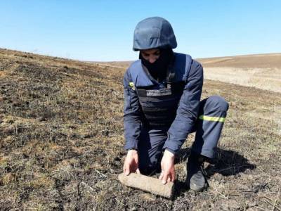 Пиротехники ГСЧС изъяли и уничтожили почти 13 тысяч взрывоопасных предметов - lenta.ua - Днепропетровская обл. - Гсчс