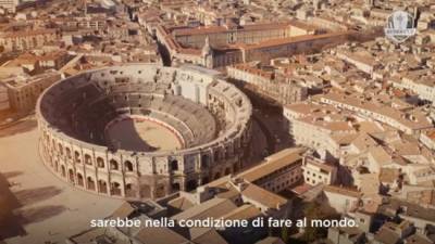 Во Франции - Мэр Рима перепутала Колизей с амфитеатром во Франции - goodnews.ua - Рима