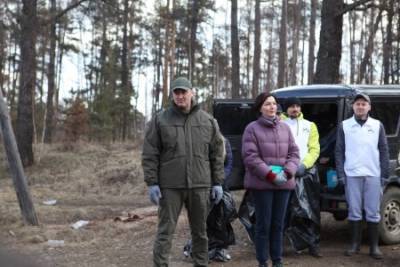 Руслан Болотов - В Иркутске от мусора очистили «Ушаковский лес» - runews24.ru - Иркутск