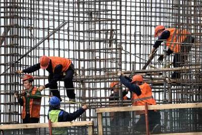 Названы сферы работы с самыми частыми премиями в России - lenta.ru