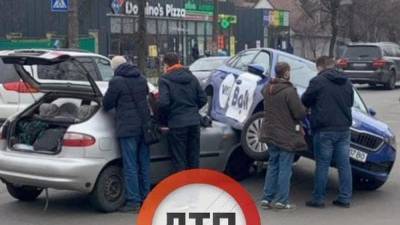В Киеве таксист Bolt заехал на капот Lanos: видео - 24tv.ua - Киев - Крым - район Шевченковский