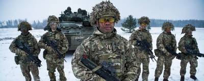 Ник Картер - Британским военным запретили называть друг друга «парнями» и «мужиками» - runews24.ru