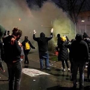 Участники протестов в Миннесоте громили магазины - reporter-ua.com - шт. Миннесота - Бруклин-Сентер