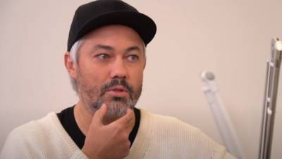 Александр Рогов - Ведущий Александр Рогов показал трендовые вещи для лета из масс-маркета - inforeactor.ru