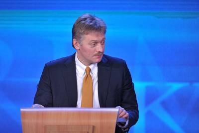 Владимир Путин - Дмитрий Песков - Валентина Терешкова - Песков заявил, что масочная эпоха в России не закончилась - vm.ru