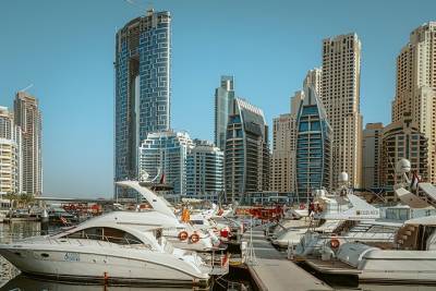 Участница скандальной съемки в Дубае заявила, что их вынудили позировать на балконе - vm.ru - Эмираты