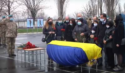 Без отца осталися маленький сын: украинцы простились с 22-летним воином, погибшем на Донбассе - politeka.net - Николаев - Донбасс
