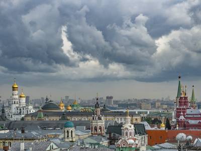 Синоптики предупредили Москвичей о грозовых дождях и снижении температуры - sobesednik.ru - Москва