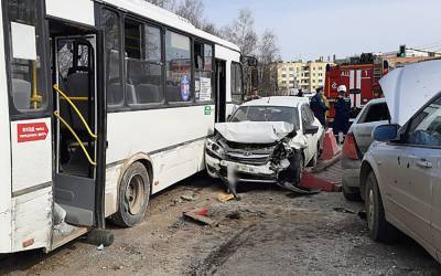 Автобус чуть не вылетел с моста: всех спас пассажир - zr.ru - Рязанская обл. - Рязань