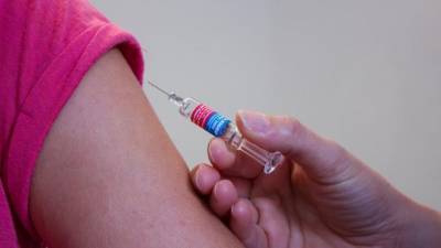 В США рекомендовали приостановить применять при вакцинации от COVID-19 препарат от J&J - piter.tv - New York