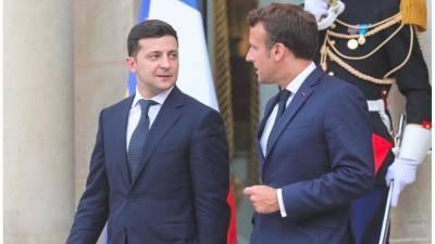 Владимир Зеленский - Эммануэль Макрон - Юлия Мендель - Макрон в пятницу примет Зеленского в Елисейском дворце - golos-ameriki.ru - Москва - Киев - Париж