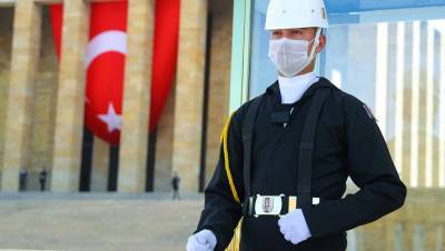 Реджеп Тайип Эрдоган - Фахреттин Коджа - Турция запрещает внутренние поездки из-за COVID-19 - gazeta.ru - Турция