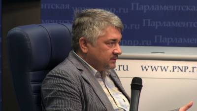 Ростислав Ищенко - Журналист Ищенко рассказал, как «нейтральные» украинцы пытаются понравиться России - riafan.ru - Москва - Киев