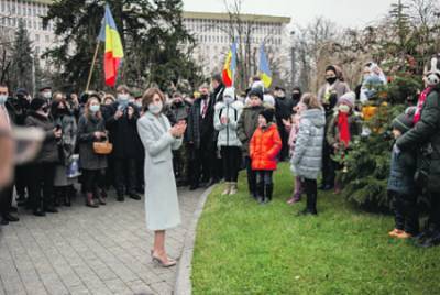 Майя Санду - Светлана Гамова - Санду поручила Конституционному суду разогнать парламент - ng.ru - Молдавия - Парламент