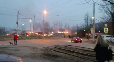 "Пожарные сегодня на разрыв": в Ярославле горит целый район - progorod76.ru - Ярославская обл. - Ярославль