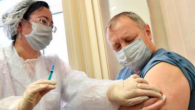 Эксперт: вакцинация от COVID-19 может стать обязательной для ряда профессий - gazeta.ru