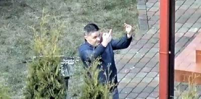 В Риге военный атташе посольства РФ Ушаков устроил ковид-вечеринку и показывал факи соседям - фото - ТЕЛЕГРАФ - telegraf.com.ua - Россия - Рига - Латвия