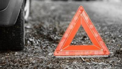 Пассажирский автобус на полном ходу влетел в столб в Москве — видео - 5-tv.ru - Москва - Россия