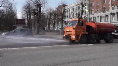 Дороги Выборга очищают от грязи и пыли - piter.tv - р-н Выборгский
