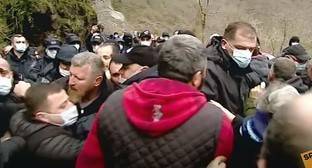 Установка заграждений вызвала протест противников строительства Намахванской ГЭС - kavkaz-uzel.eu - Тбилиси