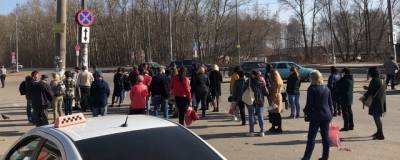 Рязанцы недовольны большими очередями на автобусных остановках - runews24.ru - Рязань