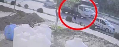 В Джизаке взорвался мусоровоз из-за баллона с метаном - runews24.ru - Узбекистан