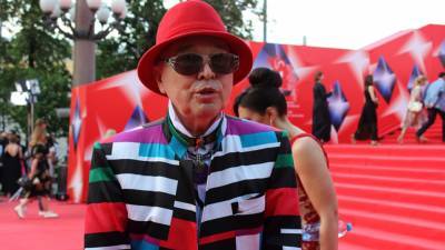 Друзья тяжелобольного модельера Вячеслава Зайцева устроили скандал в эфире Первого канала - newinform.com